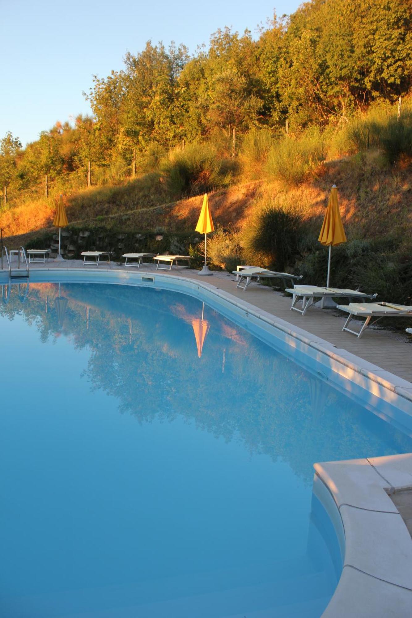Agriturismo La Valle Del Vento Urbino Luaran gambar