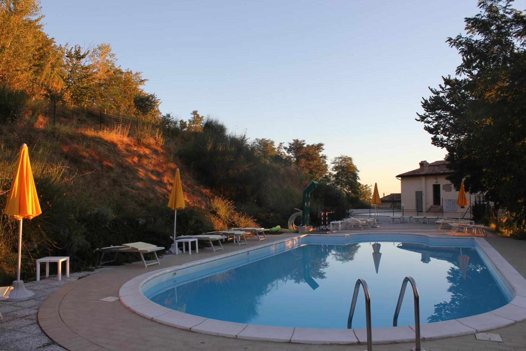 Agriturismo La Valle Del Vento Urbino Luaran gambar